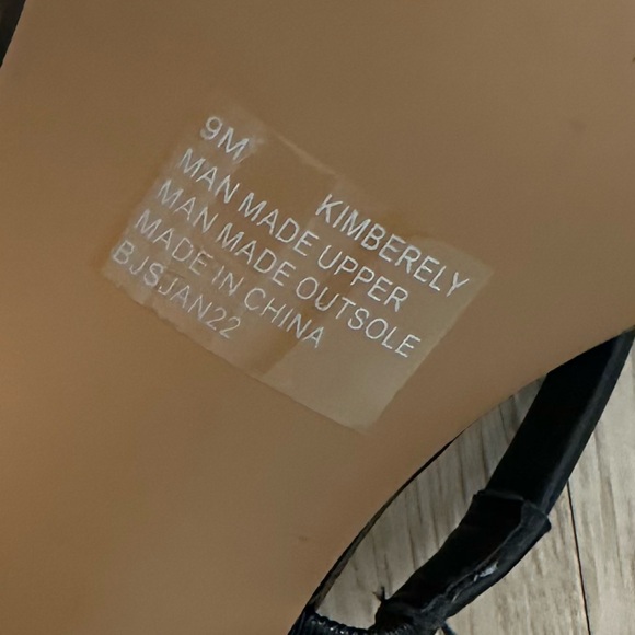 Sincerely Jules - Black Strappy Block 3 Inch Heel Sandals ✨🖤 - Picture 8 of 14